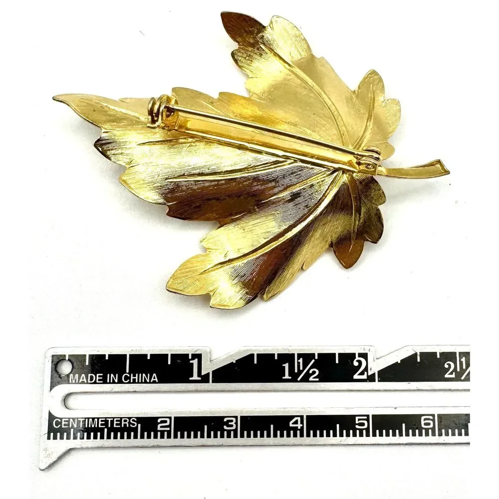 Vintage Gold Tone Leaf Pin Brooch Autumn Fall Women's Fashion Autumn Fall